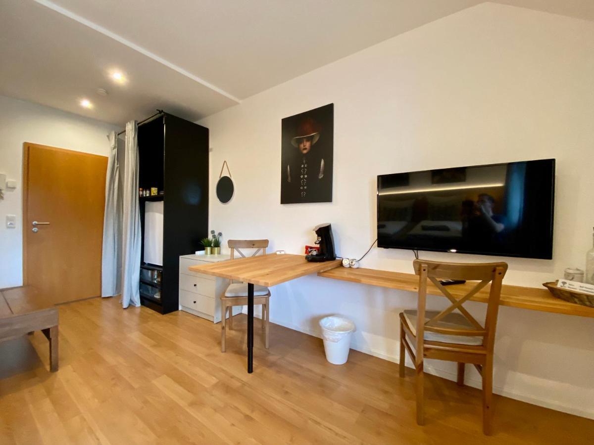Komfortables Doppelzimmer In Kehl Goldscheuer - 1A Guesthouse Экстерьер фото