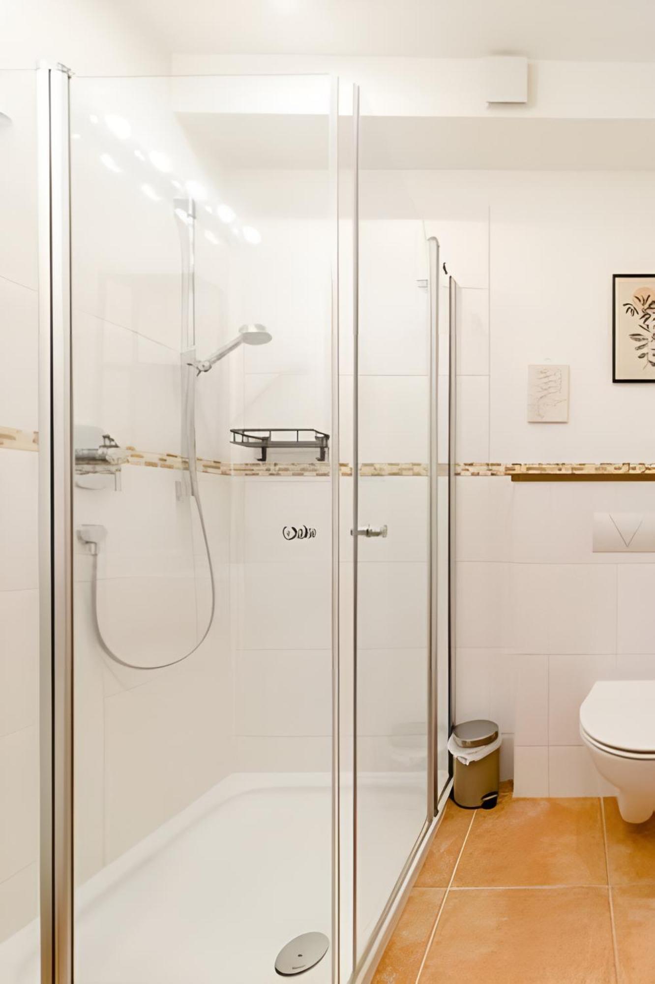 Komfortables Doppelzimmer In Kehl Goldscheuer - 1A Guesthouse Экстерьер фото